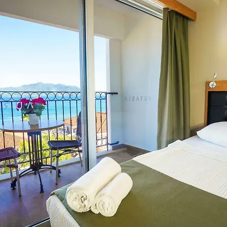 Aurasia Seaside Hotel