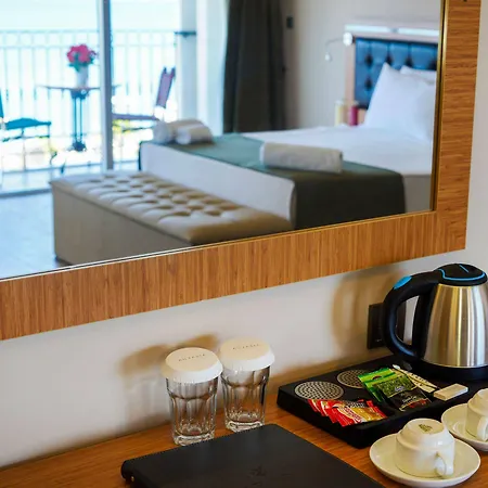 Aurasia Seaside Hotel 2*