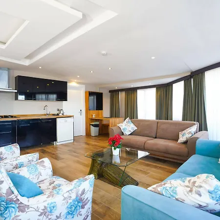 Aurasia Seaside Hotel