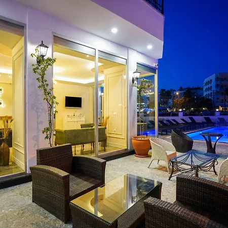 Aurasia Seaside Hotel